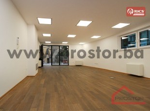 Multi-purpose commercial space with portals -80m2, located near the EU building