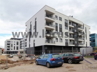 NEW BUILDING DOBRINJA! One-room apartment with an open view with a spacious terrace on the fifth floor of a new residential and commercial building in ul. Mulić brothers