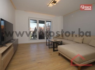 Nice semi-furnished four-room apartment with private parking and garden in a new building, Vraca
