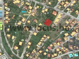 A spacious and sunny plot of land with an area of ​​548m2 in a quiet environment, suitable for building a house in the settlement of Kobilja glava-Šip, Municipality of Vogošća