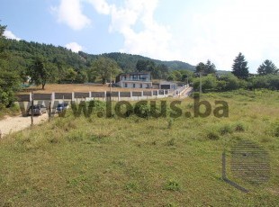 Registered building plot of 1,224m2 with an open view and excellent access in the most attractive part of the elite settlement Poljine, Center