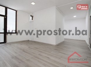 Višenamjenski poslovni prostor od 59m2, Radnička ulica, Grbavica