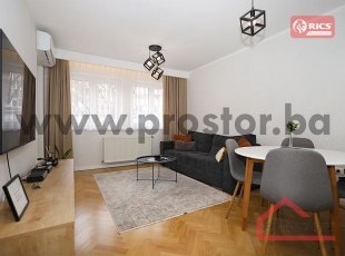 Completely renovated two-bedroom apartment with a loggia in the immediate vicinity of the Aria Shopping Center, Branilaca Sarajeva Street