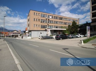 Kancelarijski prostor uknjižene površine 384,69m2 na prvom spratu poslovne zgrade na izuzetnoj lokaciji u samom centru grada ul. Štrosmajerova, Zenica