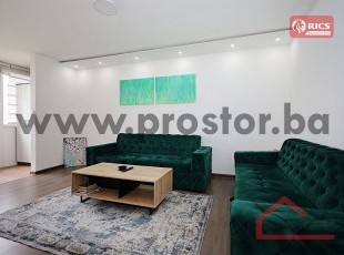 Kompletno adaptiran dvosoban stan na izuzetnoj lokaciji kod Vilsonovog šetališta, naselje Hrasno