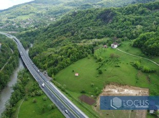 Kuća spratnosti P+2+Pt na prostranoj i osunčanoj parceli površine 26.187m2 na pristupačnoj lokaciji sa prelijepim panoramskim pogledom, Malešići, Ilijaš