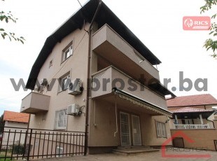 Unfurnished 5bdr house with a garden and garage in Kosevo -290m2 - FOR RENT