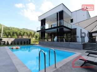 Furnished 2bdr residence with a pool and garden-250m2 - FOR RENT
