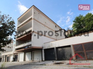 Adaptiran trosoban stan sa lođom i garažom na vrhunskoj lokaciji, ulica Dalmatinska, Centar