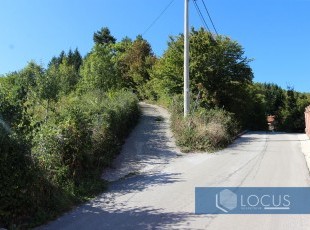 Zemljišna parcela uknjižene površine 591 m² na miroj i pristupačnoj lokaciji sa otvorenim pogledom, ulica Kakrinjski put, Rakovica, Ilidža