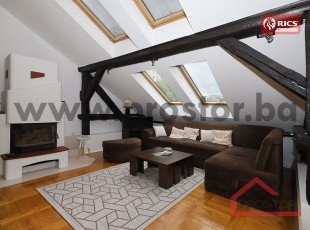 Fully Renovated Four-Bedroom Apartment with Private Parking, Near SCC – Marijin Dvor