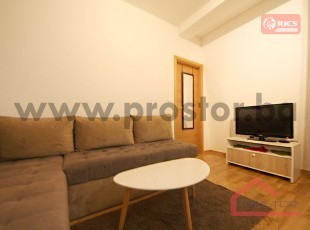 Moderan, manji dvosoban apartman, smješten nekoliko minuta od ski-staza, savršen za ljubitelje zimskih sportova koji traže udobnost, kvalitet i odličnu investiciju, Jahorina