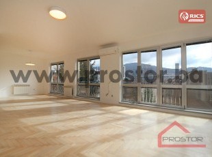 Moderan nenamješten petosoban stan sa garažom, ul. Gabelina