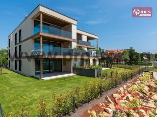 TOP HILL RESIDENCE NOVIGRAD – Ekskluzivni luksuzni i prostrani apartmani u novizgrađenom objektu na prestižnoj i mirnoj lokaciji, samo nekoliko minuta od kristalno čistog mora – savršen spoj moderne arhitekture, vrhunske kvalitete gradnje i mediteranskog