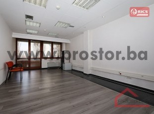 Kancelarijski poslovni prostor u poslovnoj zgradi u neposrednoj blizini Holandske ambasade, Grbavica