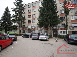 Manji dvosoban stan na četvrtom spratu u ul. Ilije Engela, Otoka