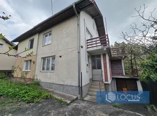 Uknjižena dupleks kuća sa dvorištem na parceli površine 308m2, smještena na samo nekoliko minuta od samog centra grada, ul. Husinjska, Vraca, Novo Sarajevo