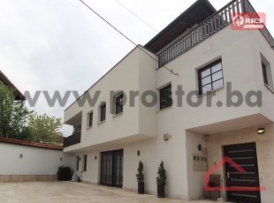 Ekskluzivna namještena rezidencija sa garažom i terasom- 710m2, Kovači ulica Jekovac