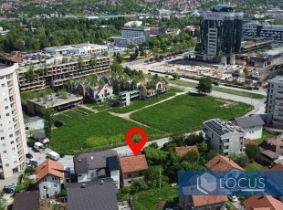 TOP LOCATION!!! House with garage and yard on a 314m2 plot with excellent access in an extremely attractive location in the Stup-Tibra settlement, Ilidža