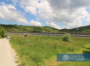Registered land plot of 886m2 with its own water source and good access at the beginning of the settlement Malešići, Ilijaš