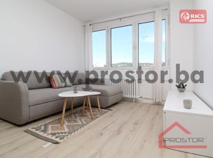 EXCLUSIVE OFFER! Fully and Professionally Renovated One-Bedroom Apartment in the “Šibica” Building with Two Elevators, Dolac Malta, Novo Sarajevo