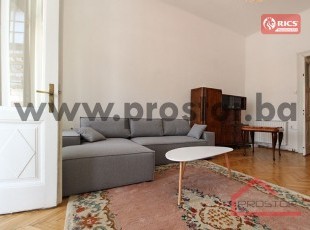 Modern 2 bdr apartment with a balcony near National theatre