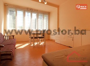 Namještena garsonjera pored zgrade Predsjedništva