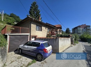 Useljiva kuća na parceli površine 200m2 na atraktivnoj lokaciji u samom početku naselja Buća Potok, ulica Nusreta Prohića, Novi Grad