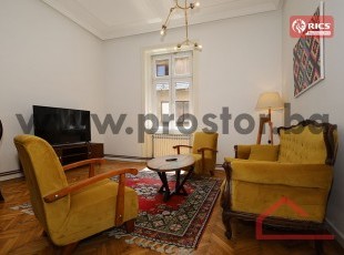 Stylishly Furnished Three-Bedroom Apartment on the Second Floor in a Prime Central Location, Mejtaš