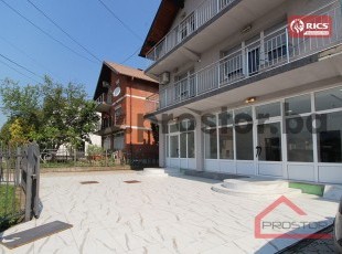 Stambeno-poslovni objekat sa garažom i baštom, Istočno Sarajevo