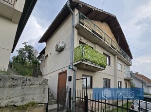 Duplex house (ground floor plus two upper floors) with a yard and garage, situated in an accessible location on Rafaela Gaona Street in the Buća Potok neighborhood, Novi Grad.