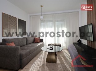 Kompletno adaptiran dvostrano orijentisan dvosoban stan u neposrednoj blizini Druge gimnazije, Centar