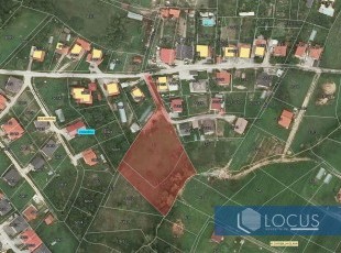 Zemljište na ravnom terenu, uknjižene površine 4.419m2 sa otvorenim pogledom, smješteno na pristupačnoj mikrolokaciji u naselju Orahov brijeg, Vogošća