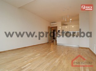 Moderan nenamješten četverosoban stan sa garažom i terasom-105m2, Marijin Dvor