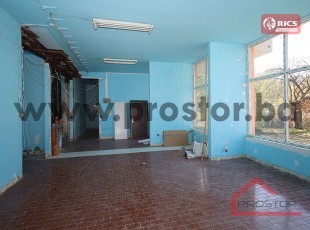 Prostran poslovni prostor površine 278m² u prizemlju stambeno-poslovne zgrade, uz novu trolejbusku i autobusku stanicu, Vogošća – ul. Braće Kršo