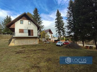 Uknjižena vikendica sa prostranim dvorištem na parceli površine 1598m2 u prelijepom okruženju sa asfaltnim pristupom,Bijambare, Nišići, Ilijaš