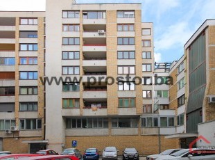 Branilaca Sarajeva street! High quality renovated 3BDR apartment with loggia in a facade brick building with an elevator near the National Theater - FOR SALE