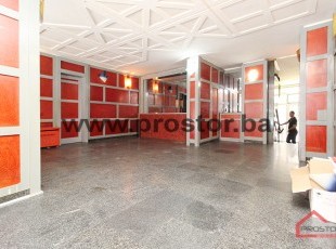 Multifunctional office space on the ground floor of a residential building with excellent location, Pofalići - FOR RENT