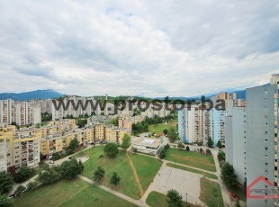 Jednoiposoban stan sa balkonom i panoramskim pogledom na 16. spratu, Alipašino Polje B faza