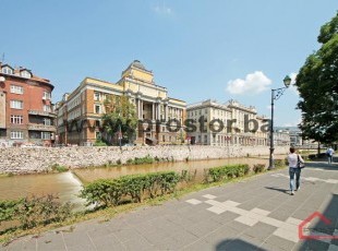 Stambeni ili kancelarijski prostor na odličnoj lokaciji u blizini Akademije likovnih umjetnosti