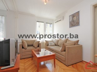 Bright furnished 1BDR apartment near the 