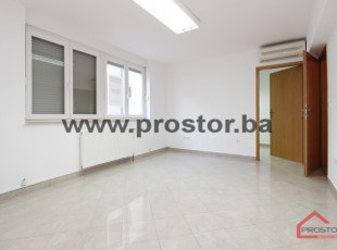 Renovated multifunctional business space consisting of four rooms close to the BBI center -FOR RENT
