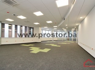 Moderni kancelarijski prostori u novoizgrađenoj poslovnoj zgradi na Otoci, dostupne kvadrature od 10 m2 do 500 m2 po etaži!